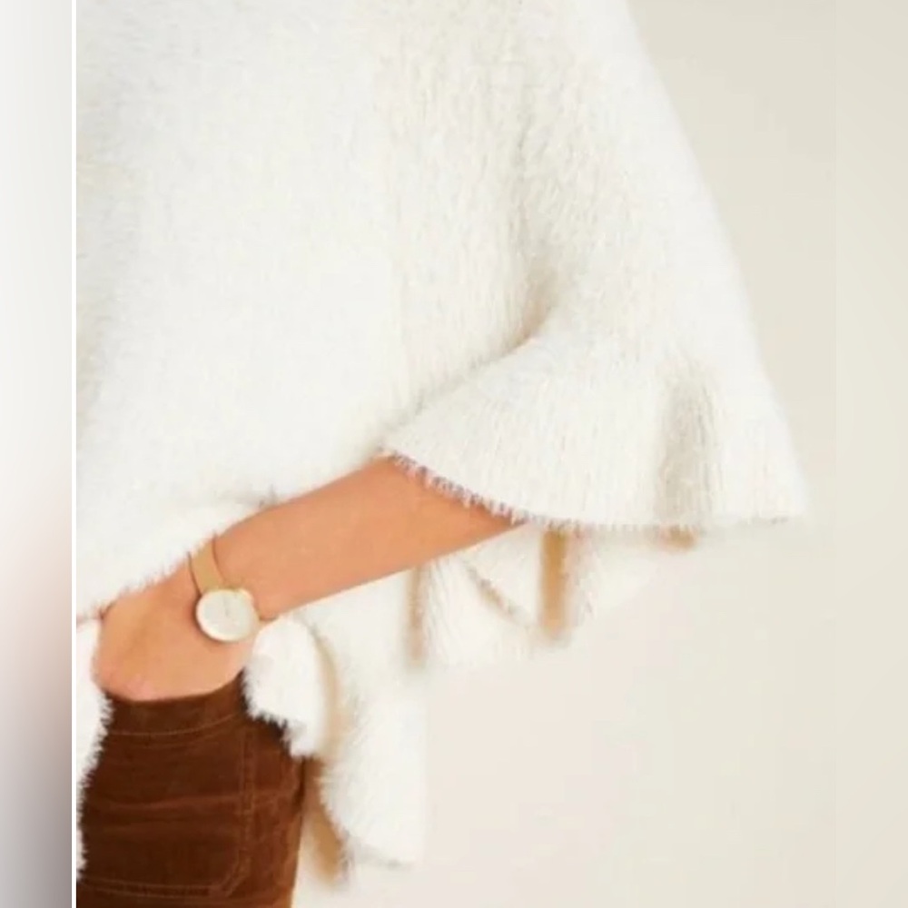 ANTHROPOLOGIE AKEMI + KIN Falling Snow Ivory Eyelash Sweater Poncho One Size - Picture 4 of 11